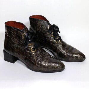 Elegant Black Croc-Embossed Ankle Boots